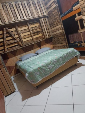 Quarto refrigerado,sala,cozinha completa,banheiro privativo